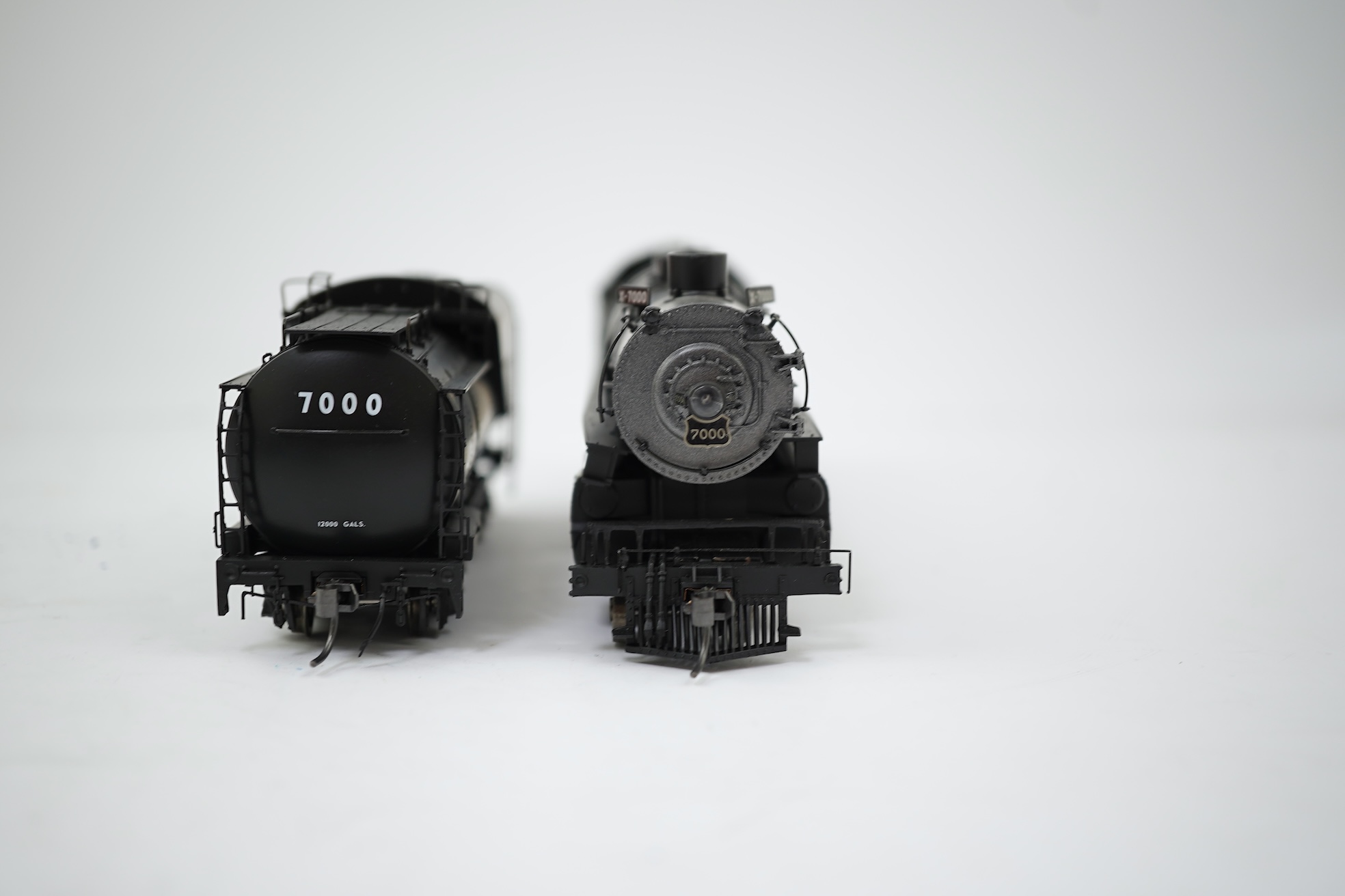 A boxed HO gauge Broadway Limited Paragon Series (037) model of Union Pacific MT-73, 7000, 4-8-2 locomotive with bogie tender, powered for two rail operation.
